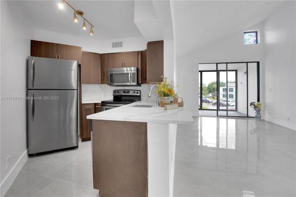 Lake Pointe, 214 Lake Pointe Dr #212, Oakland Park, Florida 33309, image 1