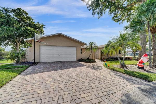 Arrowhead Country Homes, 2702 SW 81st Ter, Davie, Florida 33328, image 1