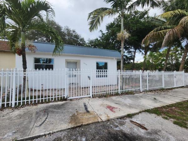Vista Verde, 3908 NW 207th St Rd, Miami Gardens, Florida 33055, image 2