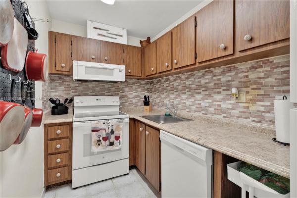 Sunset Villas, 4805 NW 7th St #308-15, Miami, Florida 33126, image 2