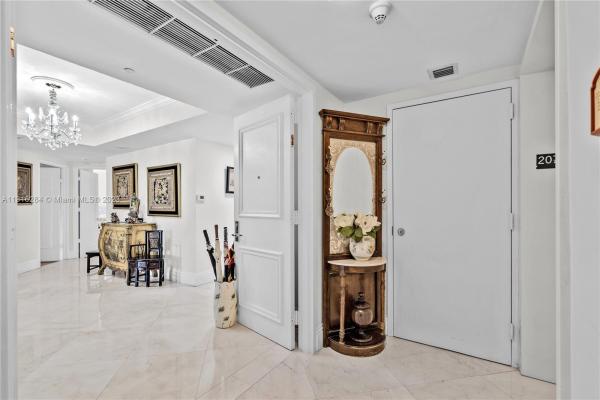 Lake Tower, 765 Crandon Blvd #207, Key Biscayne, Florida 33149, image 2