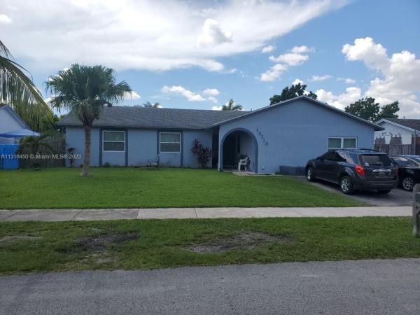 Meadow Wood Manor, 13210 SW 254th Ter, Princeton, Florida 33032, image 2