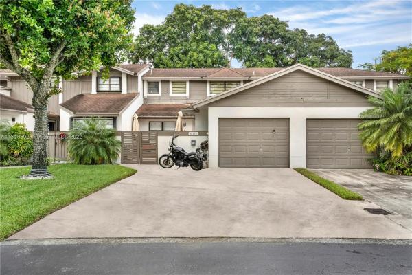 The Townhomes Of Doral Oaks, 10123 NW 52nd Ter #10123, Doral, Florida 33178, image 1