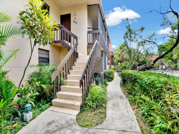 Northlake Village At The California Club, 770 NE 199th St #204F, Ives Estates, Florida 33179, image 1