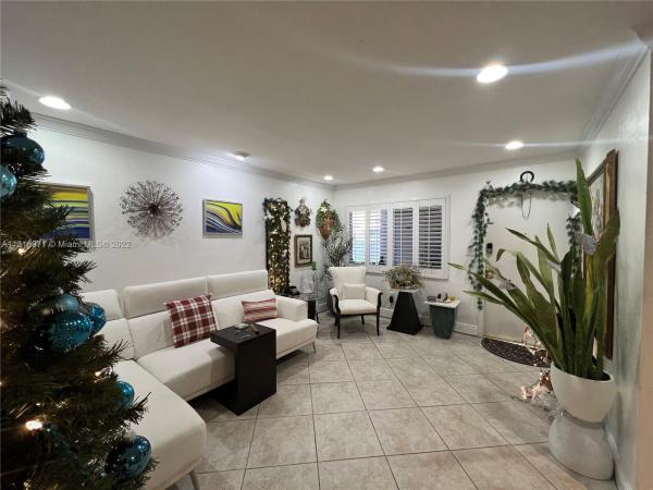 Harvard, 1832 Madison St #103, Hollywood, Florida 33020, image 1