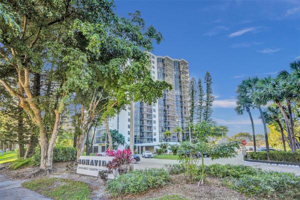 Bonavida, 20100 W Country Club Dr #708, Aventura, Florida 33180, image 2