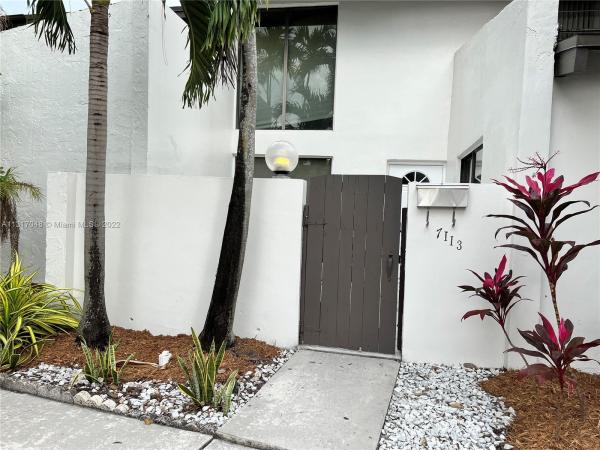 Snapper Creek Townhouses, 7113 SW 113th Ct, Kendall, Florida 33173, image 2