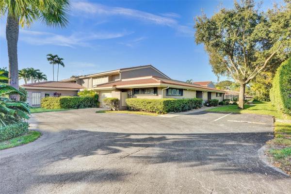 The Townhouses Of Emerald Hills, 101 Bonnie Brae Way #15-99, Hollywood, Florida 33021, image 1