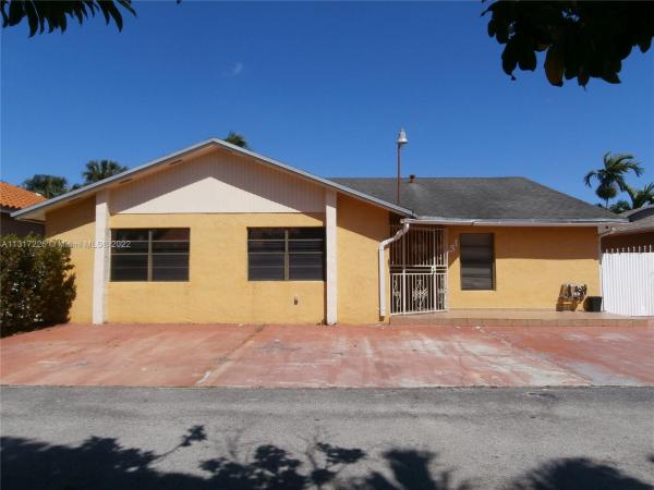 Les Chalets, 731 SW 98 Place Cir #, Fountainebleau, Florida 33174, image 1