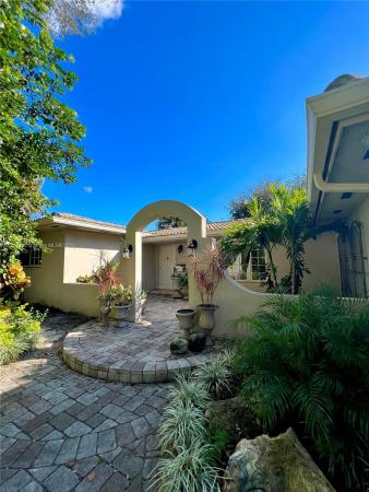 Miami Lakes Residential, 6330 Lake Champlain Ter, Miami Lakes, Florida 33014, image 2