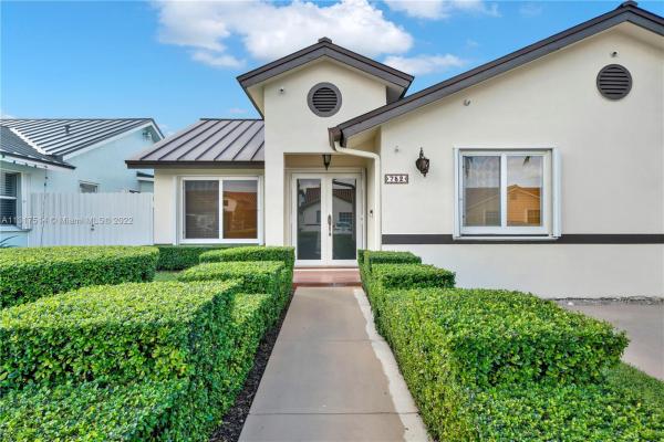 Venezia Homes Estates, 752 NW 134th Ave, Tamiami, Florida 33182, image 1