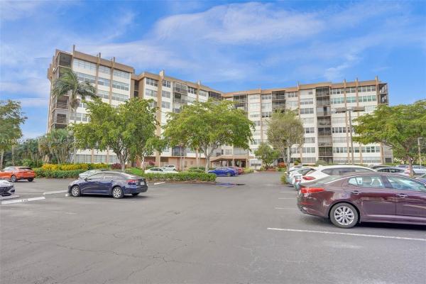 The Forest, 900 Saint Charles Pl #L20, Pembroke Pines, Florida 33026, image 1