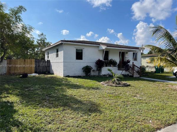 North Miami Beach Manor, 140 NE 172nd St, North Miami Beach, Florida 33162, image 1
