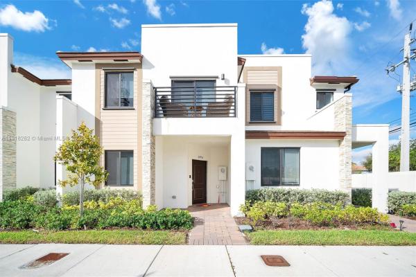 Las Ramblas At Via Ventura, 21452 NE 3rd Path #21452, Ives Estates, Florida 33179, image 2