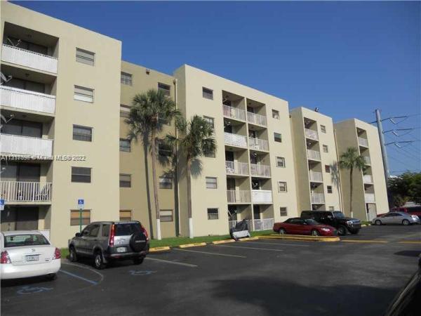 Fontainebleau Gardens, 8075 NW 7th St #512, Fountainebleau, Florida 33126, image 2