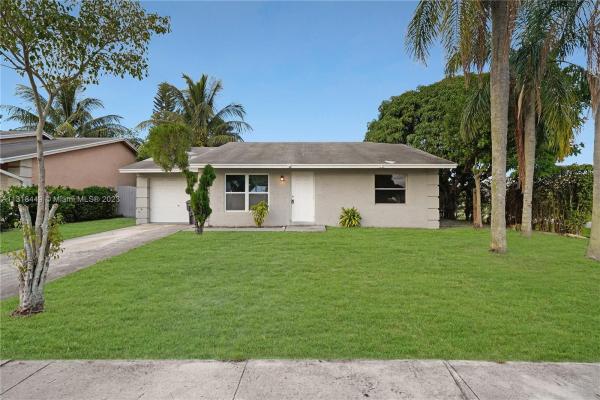 Brentwood Lakes, 6175 Arcade Ct, Lake Worth Beach, Florida 33463, image 1
