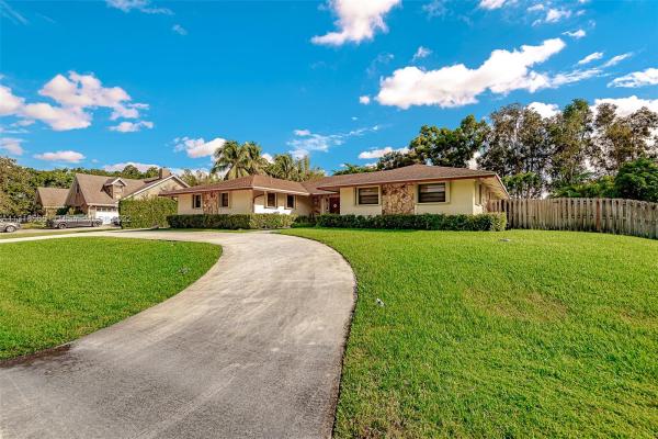 Plantation Acres, 500 E Mount Vernon Dr, Plantation, Florida 33325, image 2