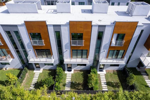 912 Victoria Townhomes, 916 NE 4th St, Fort Lauderdale, Florida 33301, image 1
