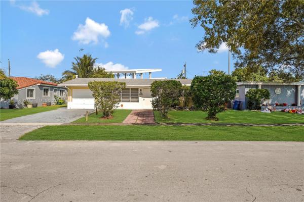 Sunrise Golf Village, 6581 NW 22nd St, Sunrise, Florida 33313, image 2
