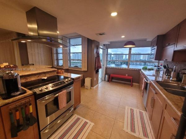Del Prado South Towers, 18041 Biscayne Blvd #1404-4, Aventura, Florida 33160, image 2