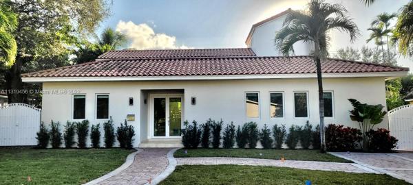 Country Club Estates, 226 Pinecrest Dr, Miami Springs, Florida 33166, image 2