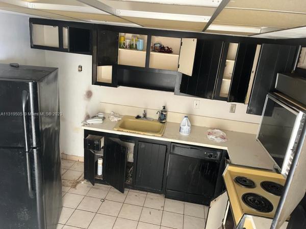 Majorca Towers, 11930 N Bayshore Dr #1107, North Miami, Florida 33181, image 2