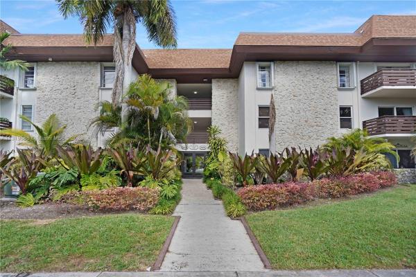 Dadeland Capri, 7487 SW 82nd St #C209, Glenvar Heights, Florida 33143, image 1