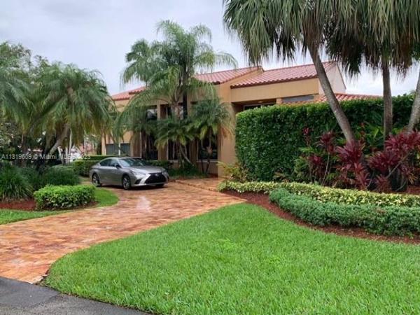 Country Club Of Miami Estates, 6810 Pinehurst Dr, Country Club, Florida 33015, image 1