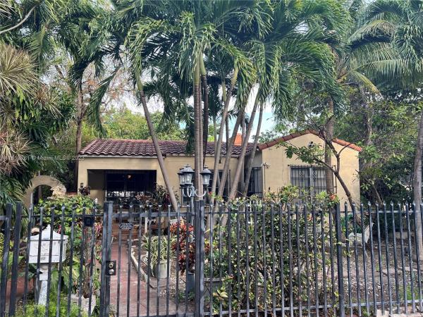 Ocean Beach, 719 Lenox Ave, Miami Beach, Florida 33139, image 1