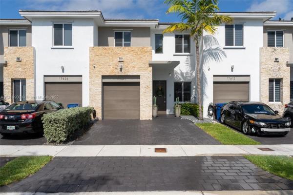 Venetian Parc, 17624 SW 153rd Ave #17624, Richmond West, Florida 33187, image 2