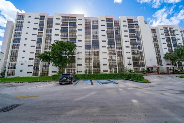Plaza Of The Americas, 16909 N Bay Rd #806, Sunny Isles Beach, Florida 33160, image 2