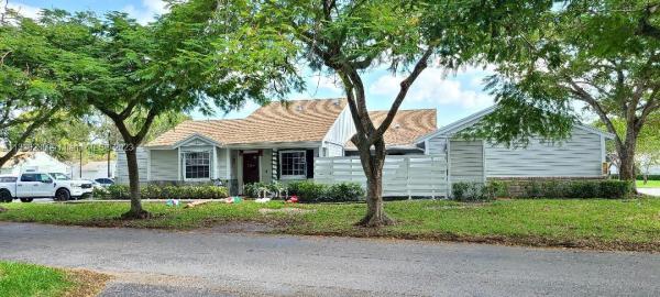 Village Homes At Country Walk, 13760 SW 149th Cir Ln #4-80, Country Walk, Florida 33186, image 1