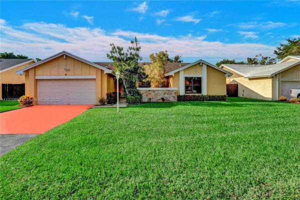 Lakes Of The Meadow, 5436 SW 150th Ct, Kendall West, Florida 33185, image 2