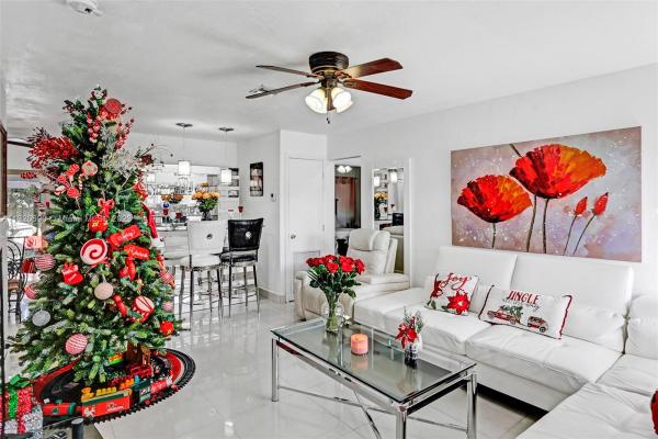 Royale Green, 12955 SW 52nd St, Kendale Lakes, Florida 33175, image 2
