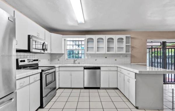 Tropical Estates, 10040 SW 40th Ter, Olympia Heights, Florida 33165, image 2