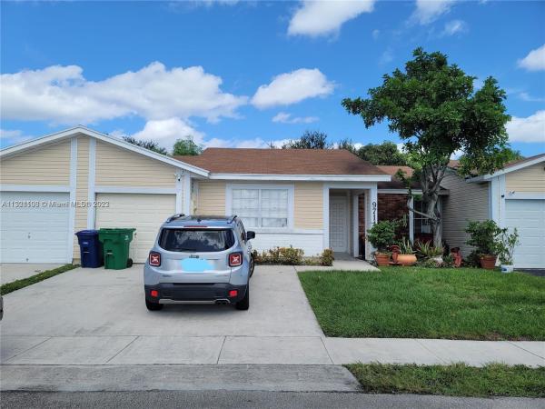 The Meadows Of Miramar, 9711 W Heather Ln, Miramar, Florida 33025, image 2