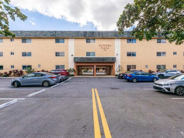Suzanne Plaza, 7910 Taft St #201, Pembroke Pines, Florida 33024, image 1
