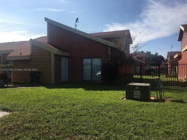 Orchard Lake Townhouses, 2435 NW 55th Ave #2435, Lauderhill, Florida 33313, image 1