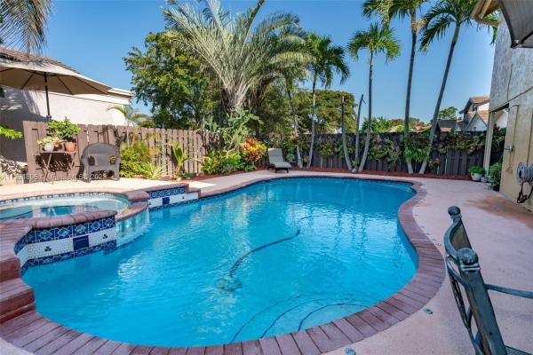 Pelican Point At The Hammocks, 9636 SW 148th Pl, The Hammocks, Florida 33196, image 1