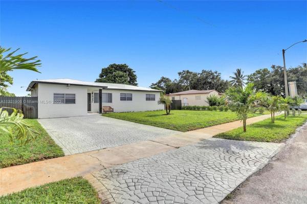 Manana, 1035 NE 169th St, North Miami Beach, Florida 33162, image 1