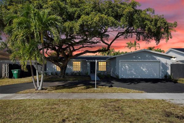 Winston Park, 13246 SW 86th Ter, Kendale Lakes, Florida 33183, image 2