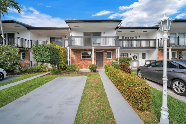 Collonade, 2205 NE 122nd St #2205, North Miami, Florida 33181, image 1