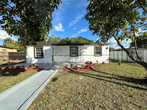 Westwood Lakes Residential, 4121 SW 113th Ct, Westwood Lakes, Florida 33165, image 2