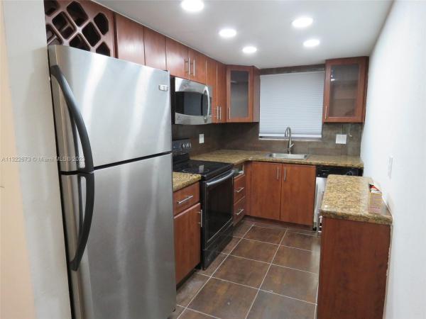 Suburbanite Square, 3700 Harrison St #7A, Hollywood, Florida 33021, image 1