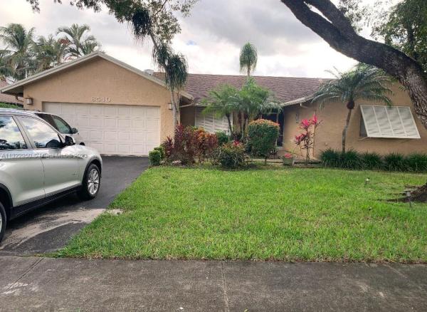 Rolling Hills Lake Estates, 8540 SW 28th St, Davie, Florida 33328, image 1