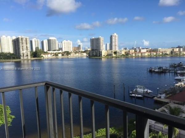 Commodore Plaza Century, 2780 NE 183rd St #614, Aventura, Florida 33160, image 2