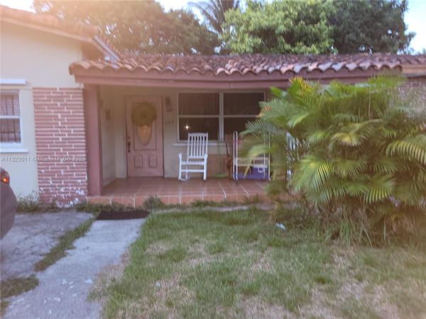 Biscayne Gardens, 225 NE 150th St, Golden Glades, Florida 33161, image 1