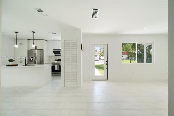 Nueva Segovia, 6461 SW 42nd St, South Miami, Florida 33155, image 1