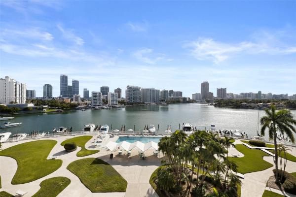 King Cole, 900 Bay Dr #614, Miami Beach, Florida 33141, image 2