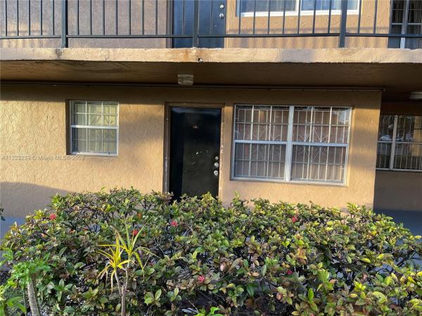 Kings Castle, 6575 W 4th Ave #108, Hialeah, Florida 33012, image 1